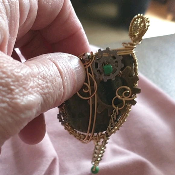 *Holiday Sale* ๐จ๐ฆ Steampunk Stone Pendant - Picture 3 of 4